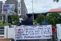 LSM Jejak Timur Saat Aksi Depan Kejati (Foto/RS) 