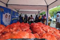 Pemprov Bagikan Sembako 1.170 Paket di Halmahera Selatan, Amasing Kota dan Labuha (Foto/At) 