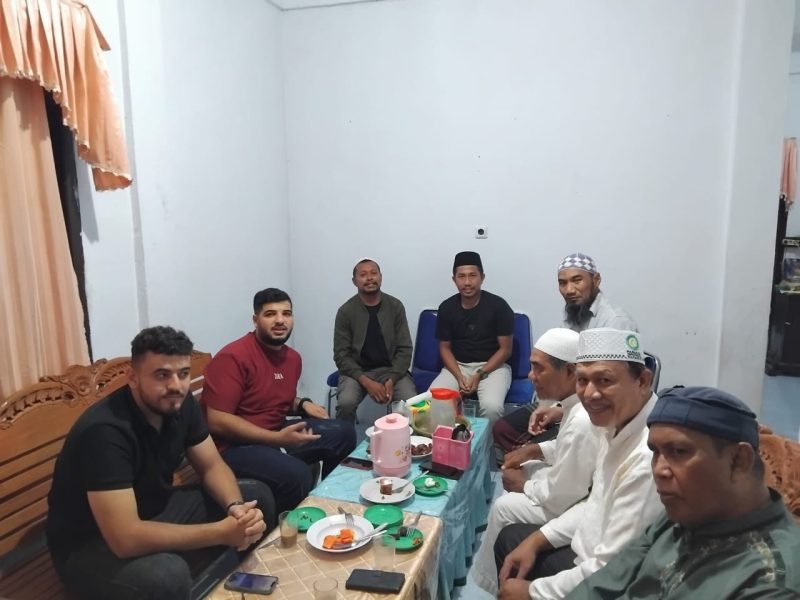 Buka puasa bersama KB PII Malut & Mahasiswa Palestina kediaman Ust M. Ridwan Ilyas (Foto/Armain) 