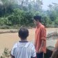 Wakil Bupati Halmahera Selatan Helmi Umar Muksin dan Awak media mengunjungi Warga terdampak banjir