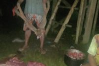 Kepala Desa Sawat Hamlan Hi. Ishak Memburu Satwa (rusa) mendapatkan hasil (Foto/Akun FB Putra Ganemo) 