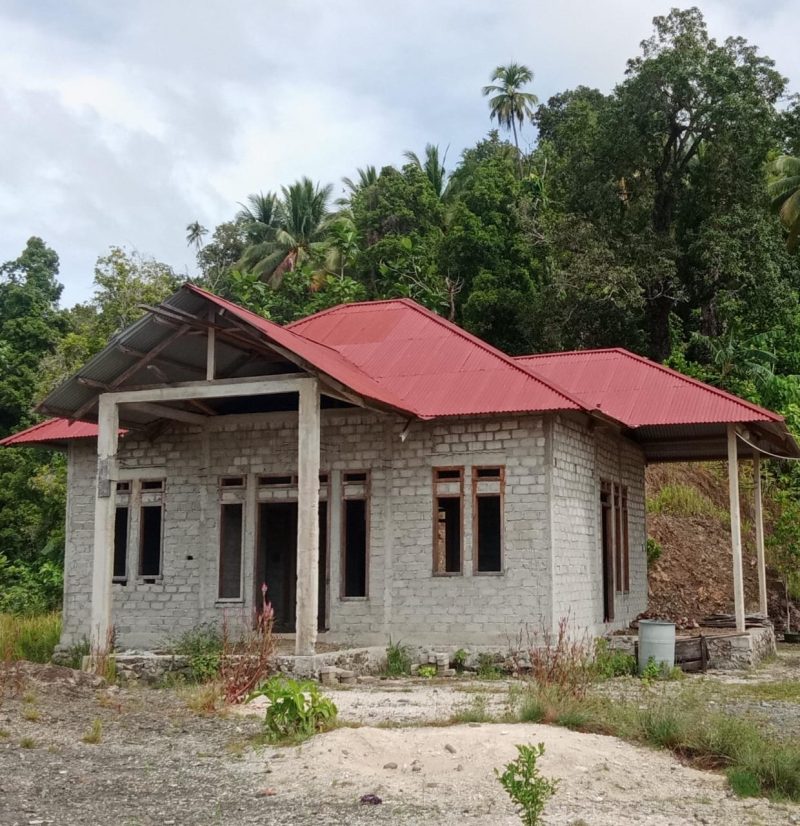 Kondisi Kantor Desa Loid Kecamatan Bacan Barat Utara Halmahera Selatan (Foto/DM) 