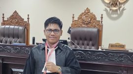 Ketua Tim Hukum Bambang Joisangadji SH Ruang MK saat Sidang Sengketa Pilkada Halsel (Foto/BJS) 