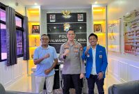 Silahturahmi Karateker DPD KNPI Hastomo B Tawary & Kapolres Halmahera Selatan di Polres (Foto/Nalarsatu) 