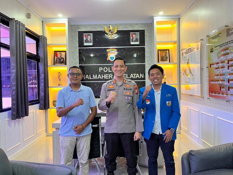 Silahturahmi Karateker DPD KNPI Hastomo B Tawary & Kapolres Halmahera Selatan di Polres (Foto/Nalarsatu) 