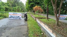 Pemilik Lahan Memalang Kantor DPRD & Akses Jalan (Foto/Ud) 
