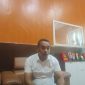 Kadis PUPR Idham Pora di Ruang Kerjanya (Foto/Mursid) 