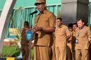 Dr. Kasman Hi. Ahmad Memberikan Sambutan saat Apel Senin, di Kantor Bupati (Foto/Nalarsatu) 