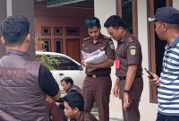 Kejari Halmahera Selatan Gledah Rumah Tersangka Korupsi (Foto/AM)