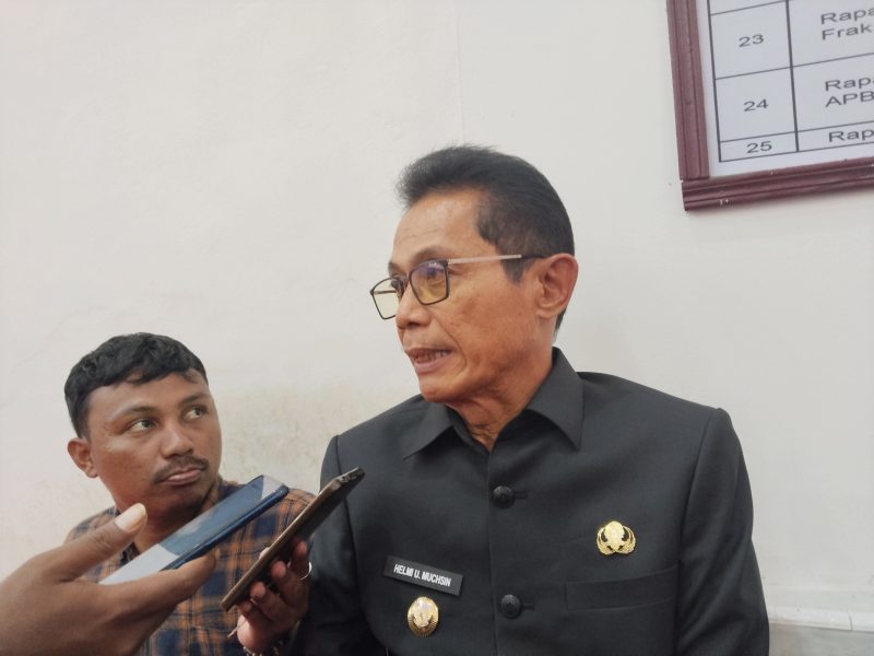 Wakil Bupati Halmahera Selatan Helmi Umar Muchin Saat hadiri Paripurna (Foto/Nalarsatu.com)
