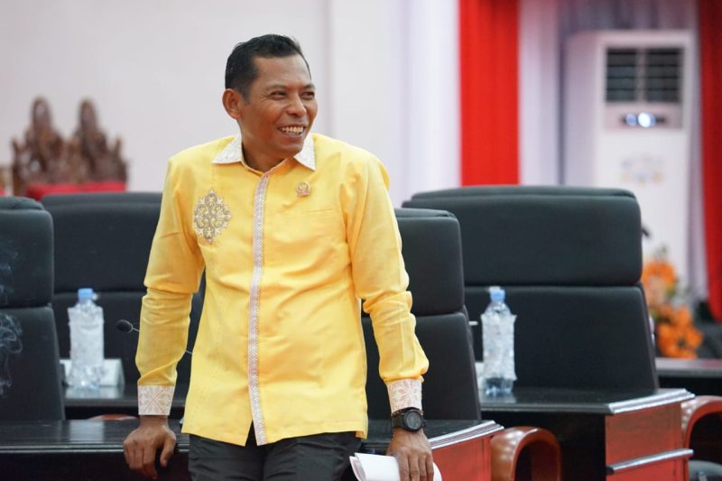 Ketua Fraksi Golkar Kabupaten Halmahera Selatan Rustam Ode Nuru (Foto/Tribun)