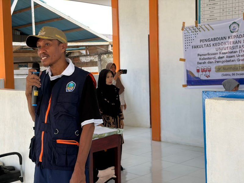 Kepala Desa Madopolo Ahmad Ibrahim Ode Besi Saat Memberikan Sambutan (Foto/Ipul)