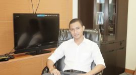 Aktivis buruh Maluku Utara, Billy Junaid Silawane, saat berada di Kantor Pusat Lembaga Bantuan Hukum (LBH) Jakarta, Jalan Diponegoro No. 74, Menteng, Jakarta Pusat, 3 Desember 2013. (Foto/BL)