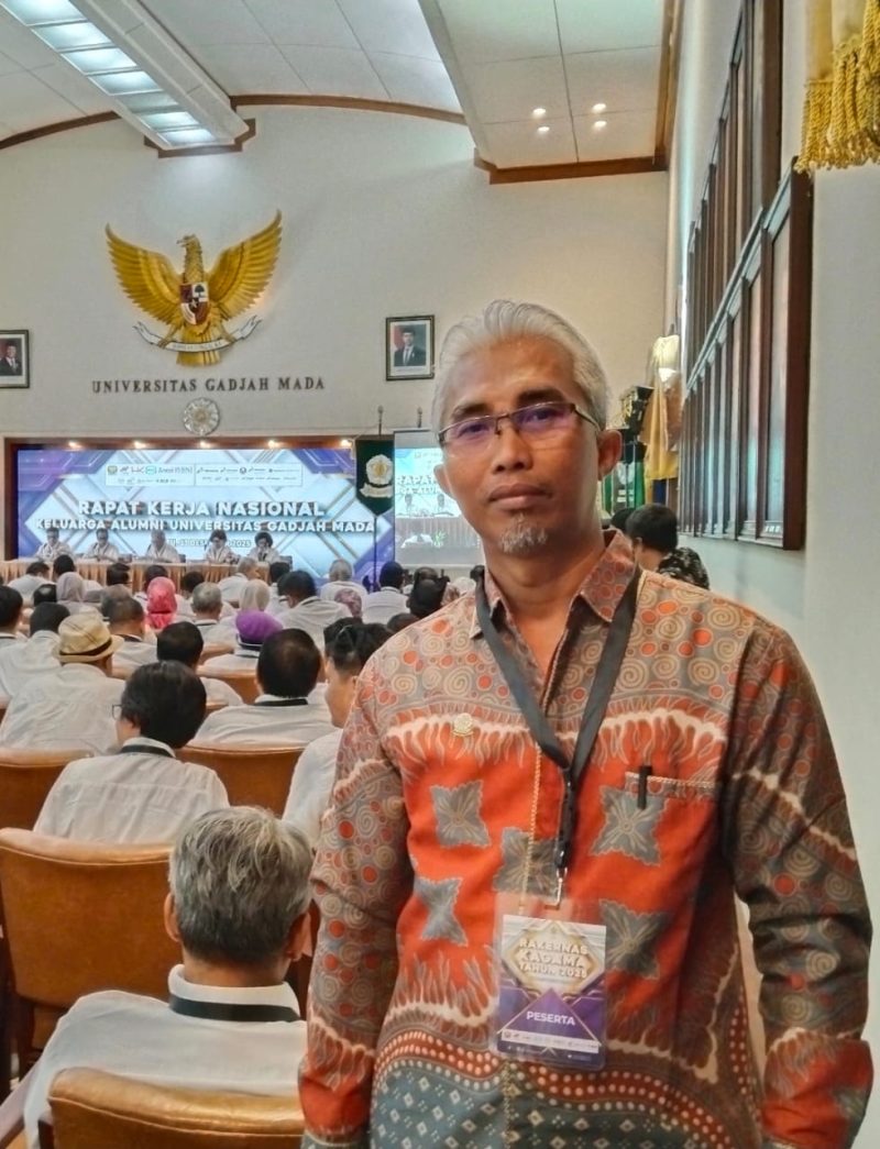 Kepala Dinas Komunikasi Dan Informatika Kabupaten Halmahera Selatan Sutego ST, Saat Hadiri Kegiatan Rapat Kerja Nasional Keluarga Alumni Universitas Gadja Madah 2025 (Foto/ST)