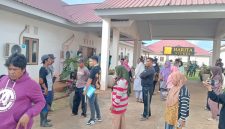 Warga datangi Kantor CSR Harita Group (Foto/Istimewa)