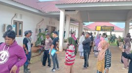 Warga datangi Kantor CSR Harita Group (Foto/Istimewa)