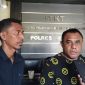Ketua GMNI Halsel Munawir Mandar dan Ketua Barah Ady Hi. Adam bersama tim kuasa hukum saat memberikan pendampingan kepada Alimusu La Damili dalam proses pelaporan kasus sengketa lahan (Foto/Nalarsatu.com)