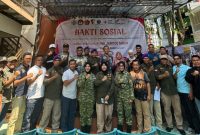 Pengurus dan anggota IARMI Maharuyung Jabodetabek berfoto bersama usai menggelar kegiatan bakti sosial bertema “Tebarkan Kepedulian, Ciptakan Kebersamaan” di Momen Kopi Aceh, Kramat, Jakarta Pusat, Kamis (28/5/2026). Dalam rangka menyemarakkan Hari Raya Iduladha 1447 H, kegiatan tersebut diisi dengan donor darah, pemeriksaan kesehatan gratis, santunan anak yatim, serta pembagian sembako dan daging kurban kepada masyarakat yang membutuhkan. (Foto: Istimewa/Nalarsatu.com)