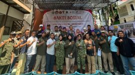 Pengurus dan anggota IARMI Maharuyung Jabodetabek berfoto bersama usai menggelar kegiatan bakti sosial bertema “Tebarkan Kepedulian, Ciptakan Kebersamaan” di Momen Kopi Aceh, Kramat, Jakarta Pusat, Kamis (28/5/2026). Dalam rangka menyemarakkan Hari Raya Iduladha 1447 H, kegiatan tersebut diisi dengan donor darah, pemeriksaan kesehatan gratis, santunan anak yatim, serta pembagian sembako dan daging kurban kepada masyarakat yang membutuhkan. (Foto: Istimewa/Nalarsatu.com)