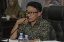 Anggota DPRD Halmahera Selatan dari Fraksi PKB, Junaidi Abusama, saat memberikan keterangan kepada wartawan. PKB mendorong pembentukan Pansus DPRD untuk mengusut berbagai persoalan di RSUD Labuha yang hingga kini belum terselesaikan, mulai dari Jaspel tenaga kesehatan hingga kualitas pelayanan kepada masyarakat (Nalarsatu.com)