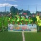 Pemain KJH FC dan Diler FC terlibat duel sengit dalam laga Fun Football PWI Cup I Halmahera Selatan. Mengandalkan permainan cepat dan efektif, KJH FC berhasil mengamankan kemenangan 3-2 atas Diler FC sekaligus memastikan tiket ke babak berikutnya. (Foto: Echa)
