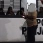 Petugas Satpol PP Kabupaten Halmahera Selatan saat melaksanakan operasi penegakan Peraturan Daerah (Perda) di sejumlah tempat hiburan malam, Sabtu (31/5/2026). Razia tersebut dilakukan sebagai upaya menjaga ketertiban umum, menindaklanjuti laporan masyarakat, serta meningkatkan pengawasan terhadap aktivitas yang berpotensi melanggar aturan daerah. (Foto: Istimewa)