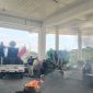 Aksi Aliansi Masyarakat Peduli Desa Gambaru di depan Kantor DPRD Halmahera Selatan menuntut DPRD segera membentuk Pansus, menggelar RDP, dan turun langsung ke lokasi (Foto/Nalarsatu)